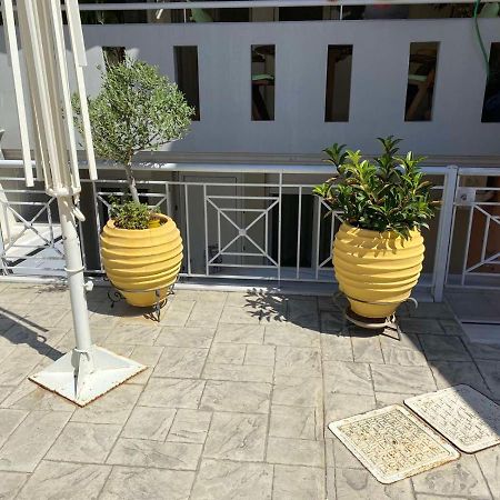 ナフプリオΣουρεαλ Διαμερισμα Δίπλα Στην Πόλη Του Ναυπλίουアパートメント エクステリア 写真